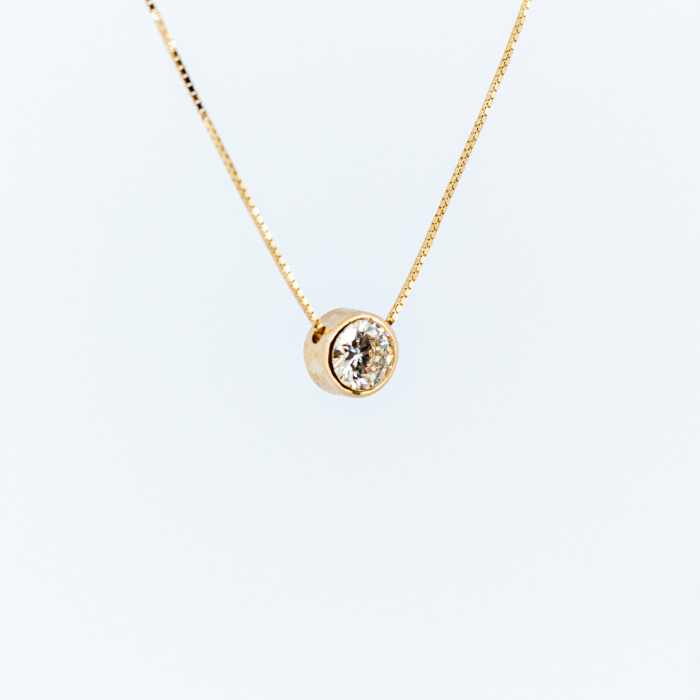 Hilo de Oro con brillante Hilo de Oro con brillante